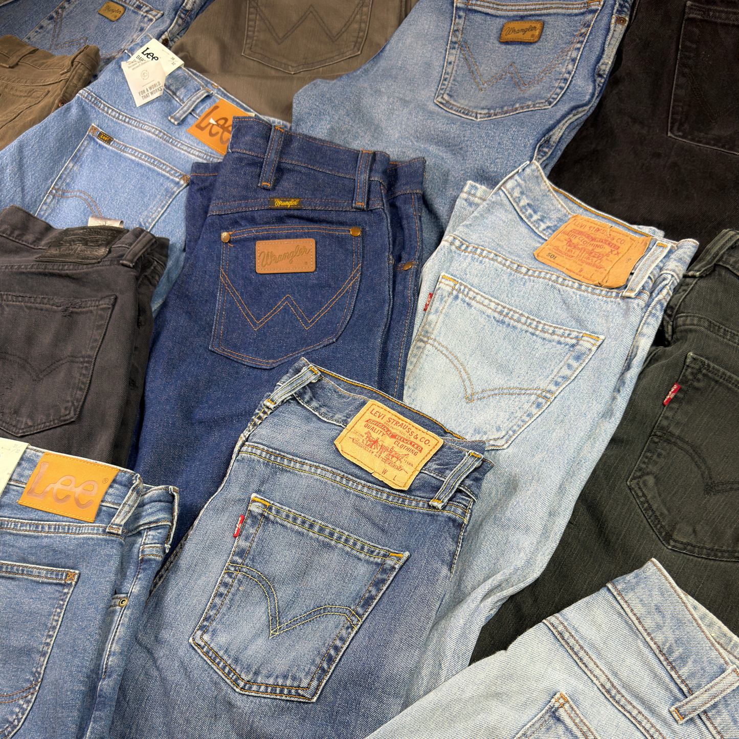 Branded Jeans Bundle (Levi’s, Wrangler, Lee & More) – 15pcs